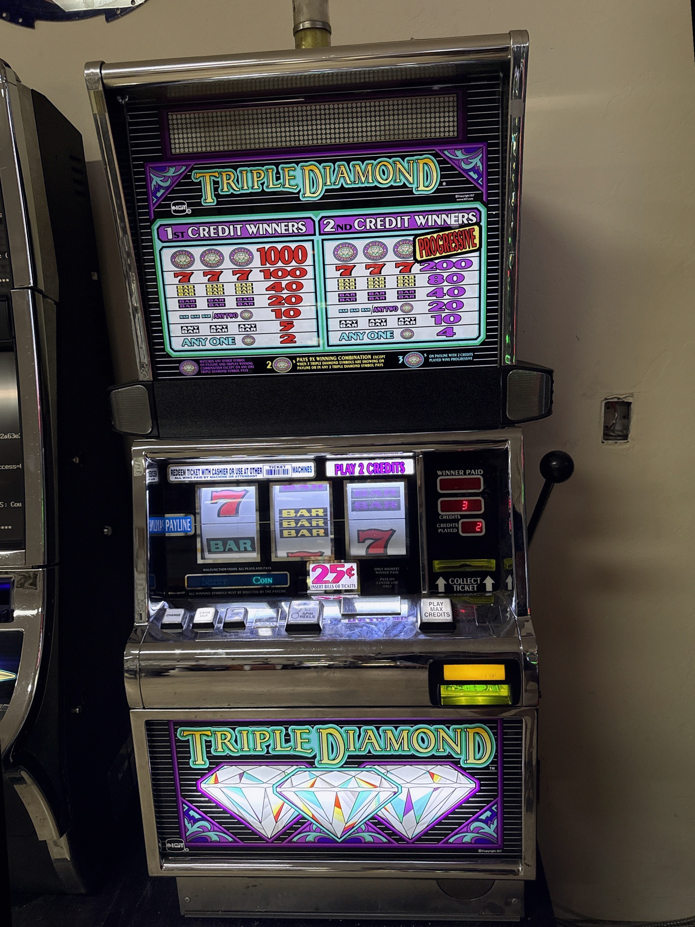 IGT Triple Diamond Reel Cabinet